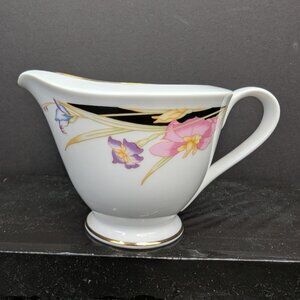 Seizan Fine China Iris 7950 8 Oz Off Edge Floral Pattern Gold Trim Creamer